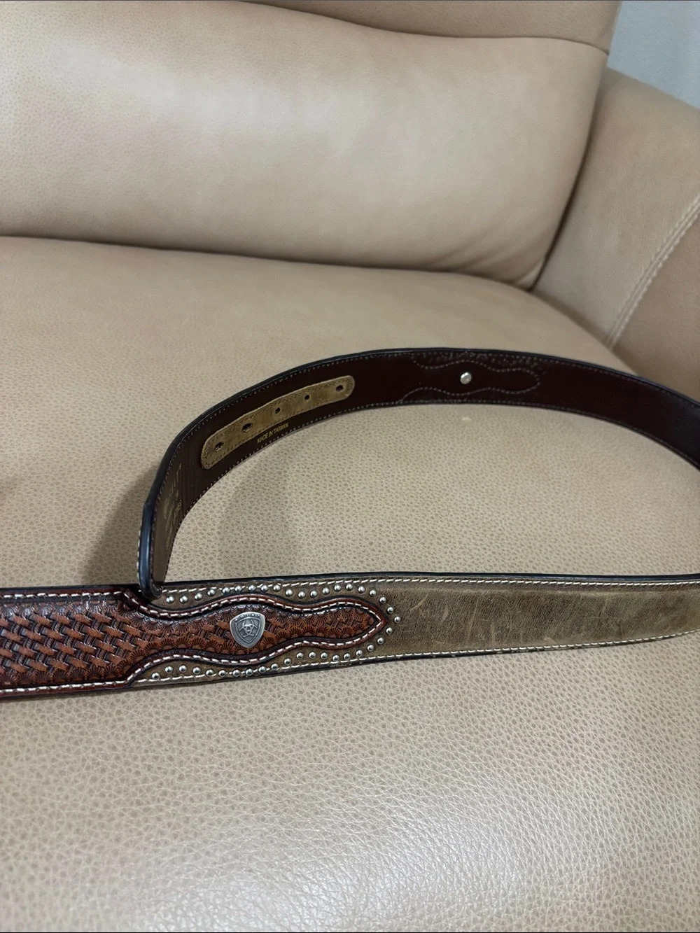 Ariat Men's Brown Leather Belt with Silver Buckle 34